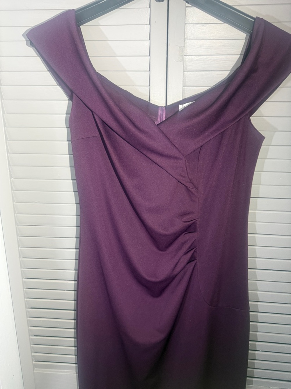 Elegant Off-Shoulder Purple Sheath Dress - Picture 5 of 11